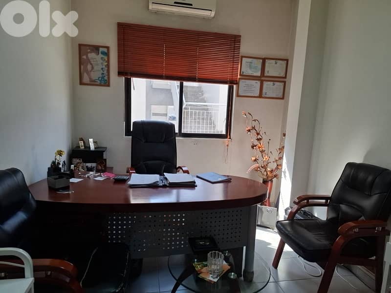 Luxurious Office Desk with 2 Chairs 3