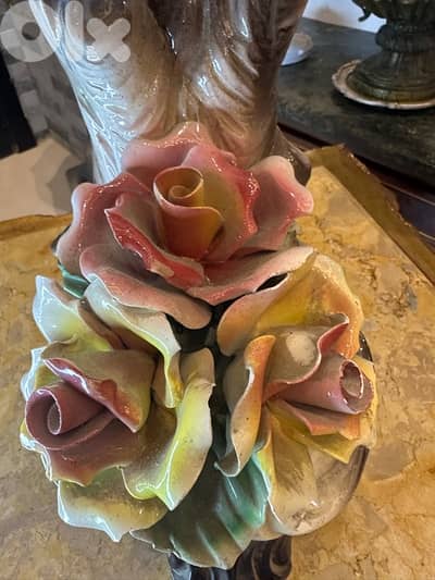 ELEGANTE AGUAMANIL CON PLATO. CAPODIMONTI ITALIA . NUMERADO. 3 pieces