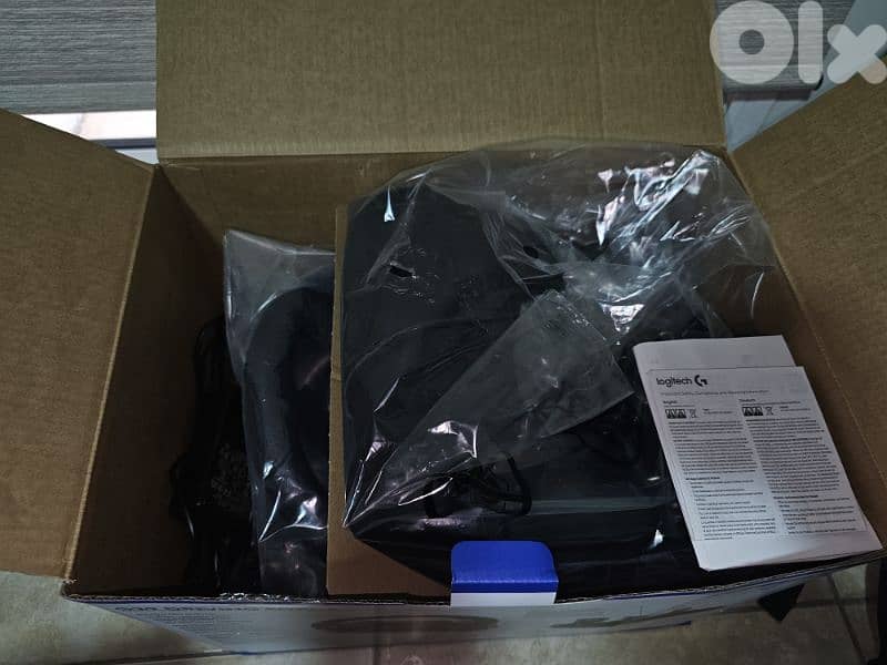 LOGITECH G29 STEERING WHEEL NEW OPEN BOX WITH BOX 2