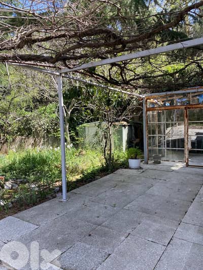 Old Villa for sale in Daher El Sawan للبيع فيلا في ضهر الصوان