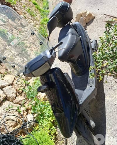 Address V100 Motorcycle