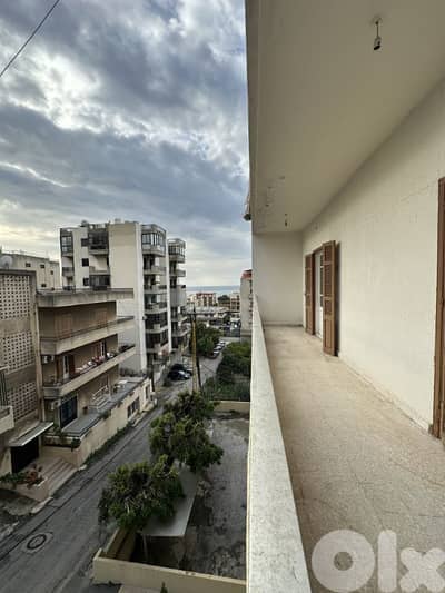 Spacious Apartment – Bright & Great Deal in Prime Location