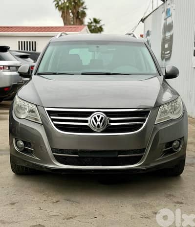 Volkswagen Tiguan 2010 fully loaded