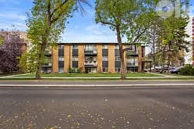 GMK270Y - Building For Sale In Ajaltoun - مبنى للبيع في عجلتون