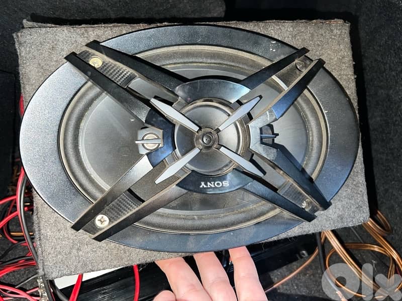 subwoofer + 2 speaker + amblie + gocket 1