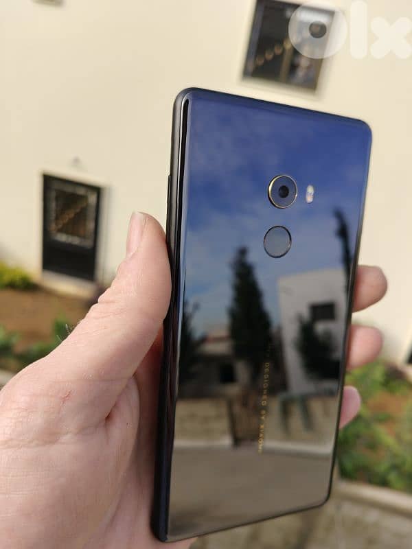 Xiaomi Mi Mix 2 3
