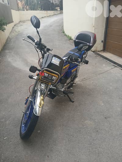 CG 150 NEUVE 40KM IMMATRICULEE