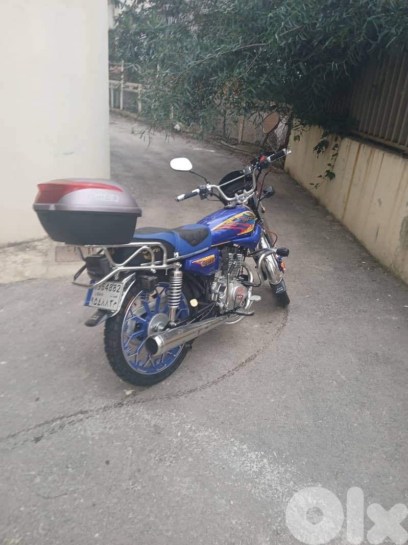 CG 150 NEUVE 40KM IMMATRICULEE 1