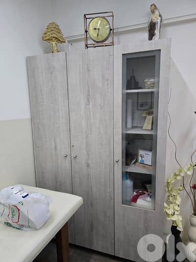 grey cabinet