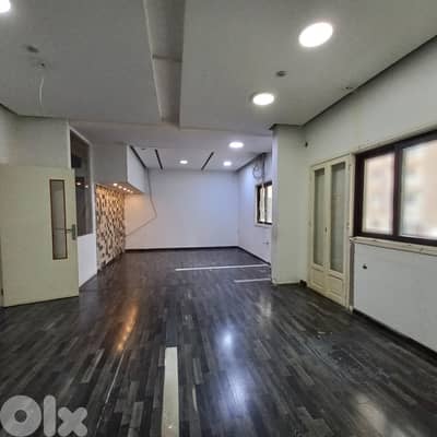 Catchy Location - Office in Zalka for Rent  موقع مميز - مكتب للإيجار ف