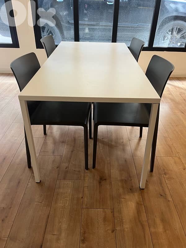 white steel table + 4x grey chairs 1