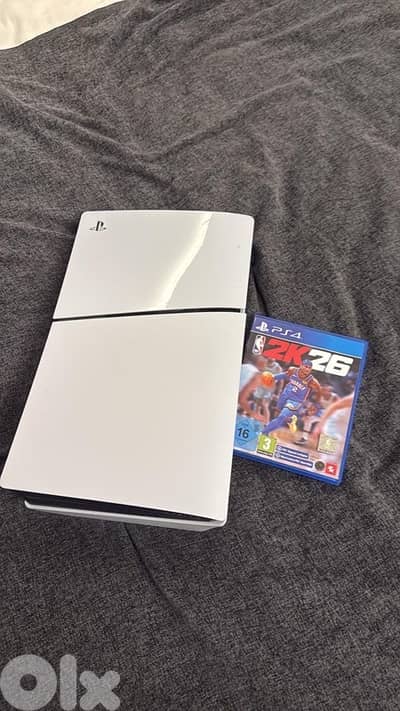 ps5 slim (combo + 1 controller and 1 game nba 2k26)