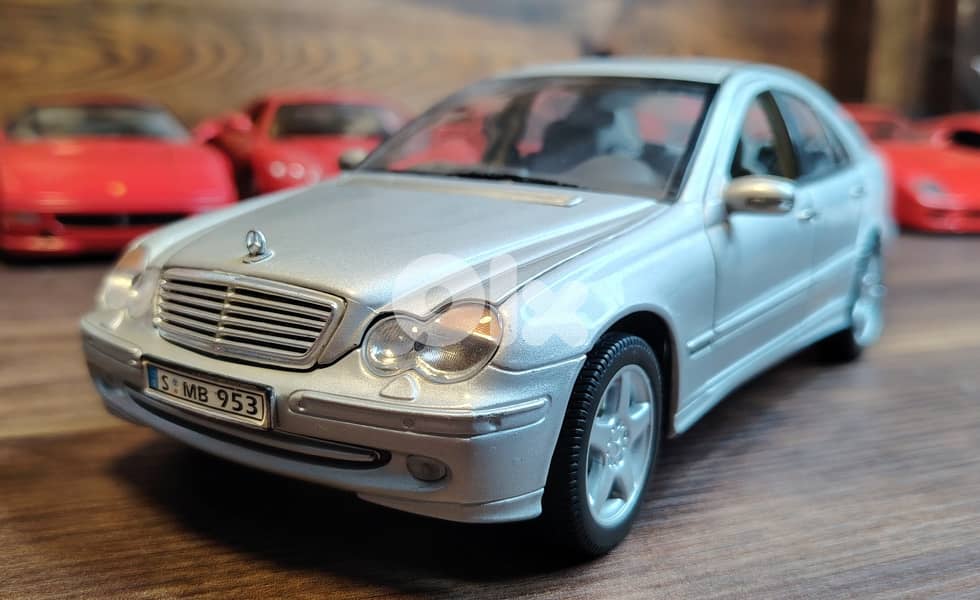 Diecast 1:18, Mercedes C320 By Welly 2