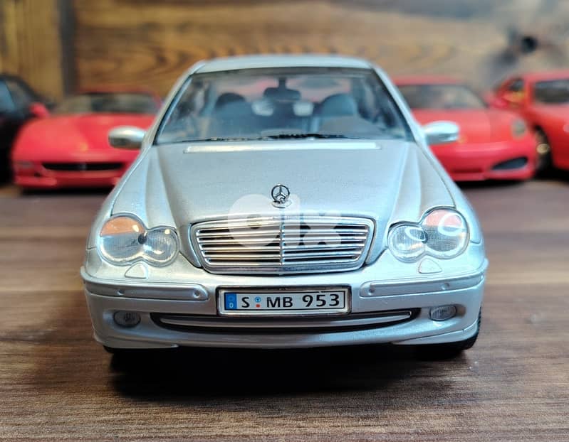 Diecast 1:18, Mercedes C320 By Welly 6