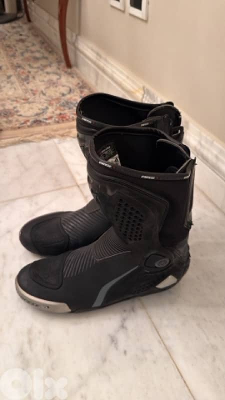 helmets and accessories 2