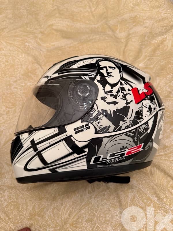 helmets and accessories 5