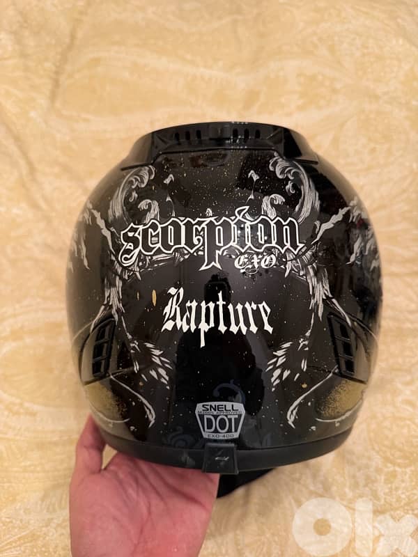 helmets and accessories 9