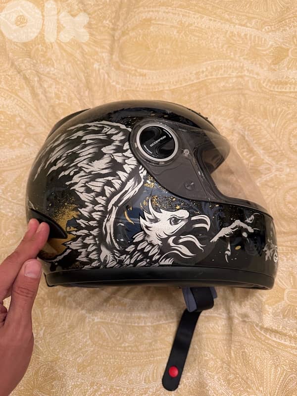 helmets and accessories 10