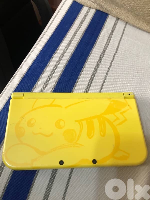 Nintendo 3ds pikachu edition 1