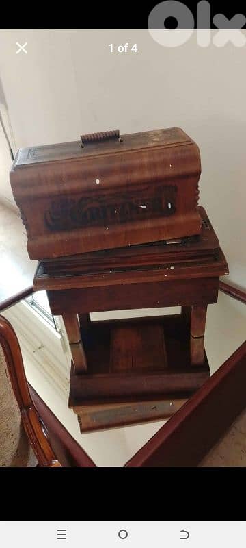 مكنة خياطة قديمة