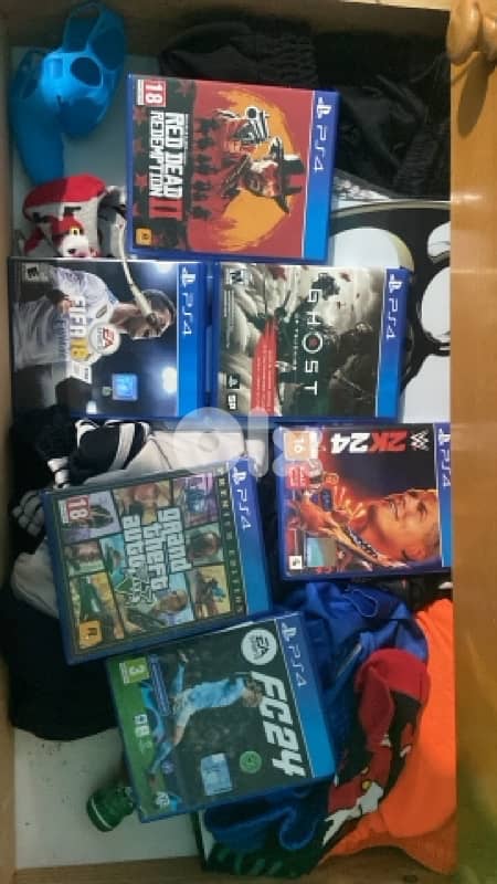 ps5 with 2 controllers both original with 6 cds 2