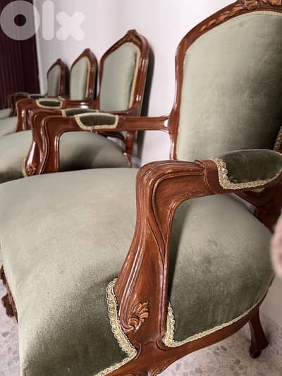 طقم كنبايات فاخر حفر ملكي – لون أخضر زيتوني أنيق