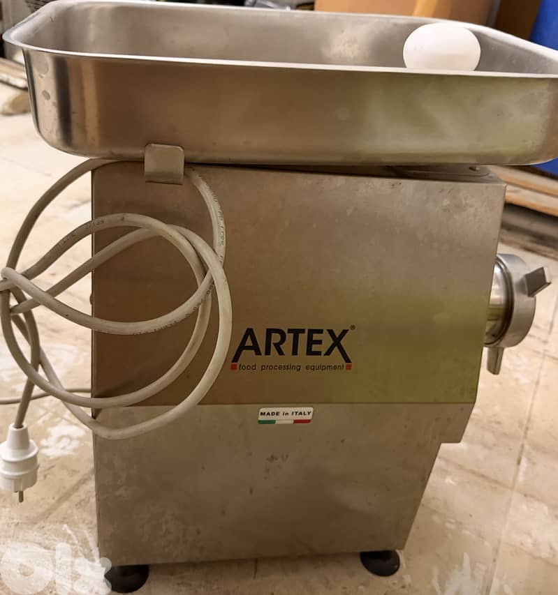 Artex Meat Mincer - like new 3