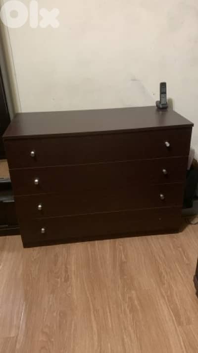 عفش بيت بحالة ممتازة للبيع بداعي السفر