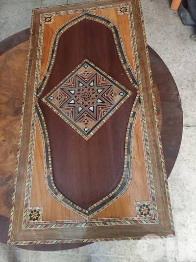 تشكيلة طاولة زهر خشب جوز