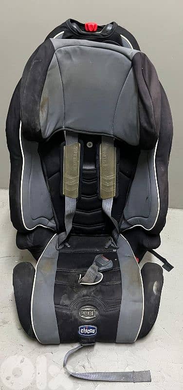 Car seat chicco used 50$ beyrout ashrafiye 03723895