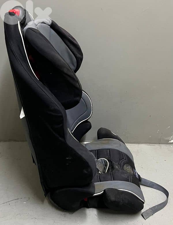 Car seat chicco used 40 $ beyrout ashrafiye 2