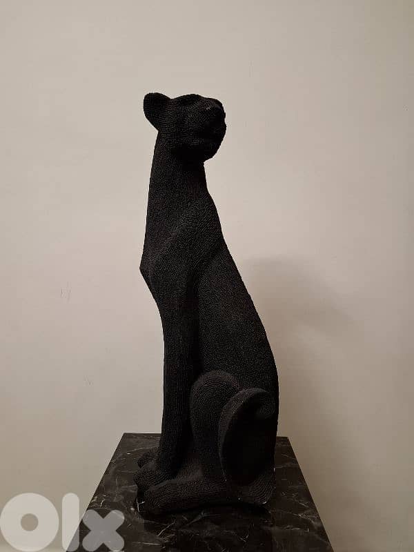 Modern Black panther sculpture 1