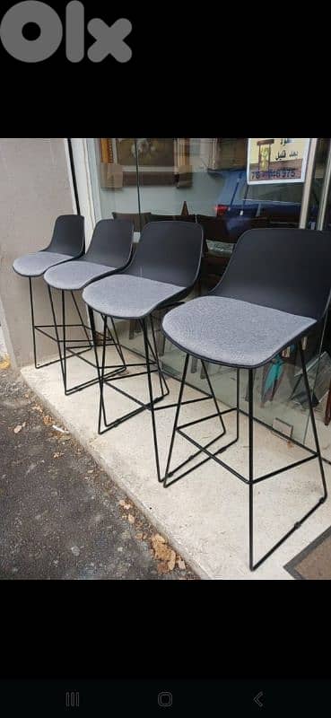 كراسي إيطالي جديد