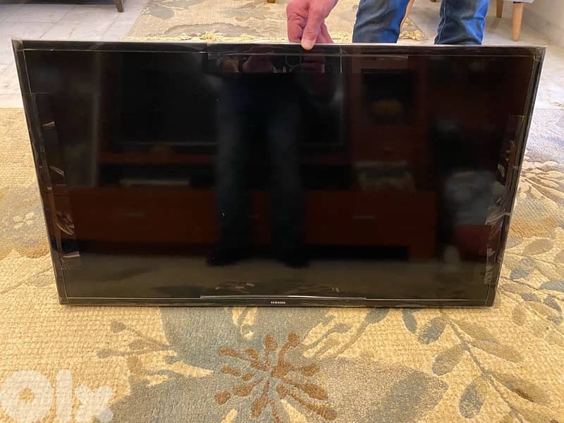 Samsung 43” Smart TV – Like New Condition 1