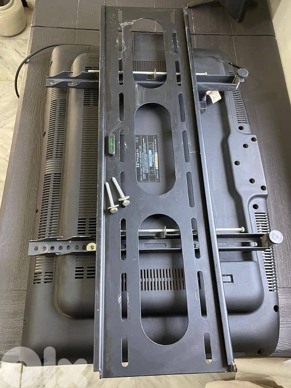 dicon 32'' not smart 4