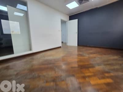 RAO26-4896 Office 70 mfor Rent in Badaro | مكتب للإيجار في بدارو