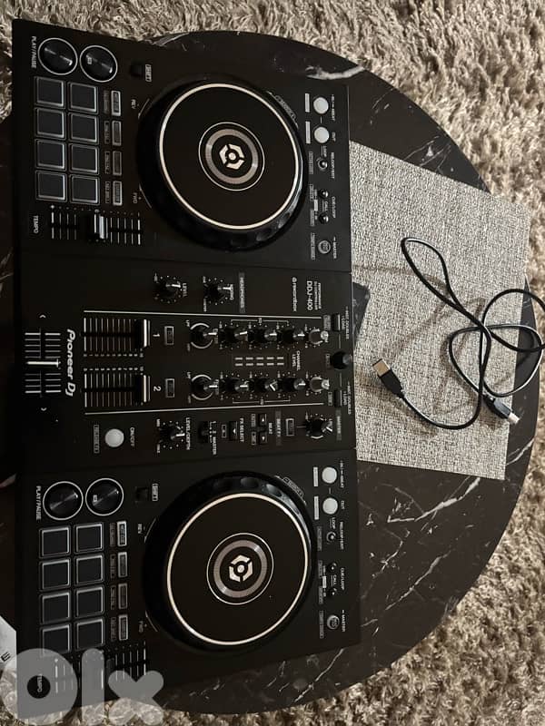 DDJ 400 1