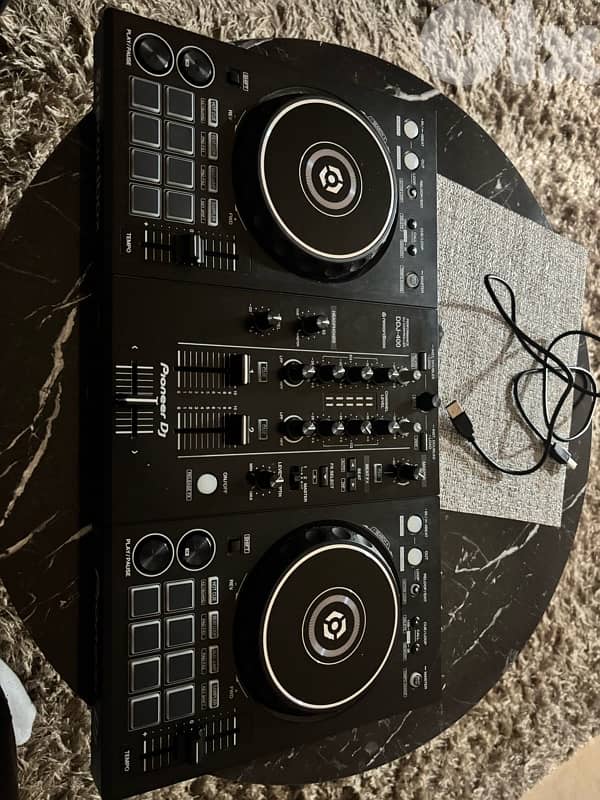DDJ 400 2