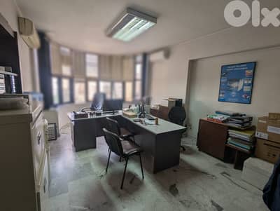 Furnished 77 m2 office for sale in Bauchrieh - مكتب للبيع في البوشرية