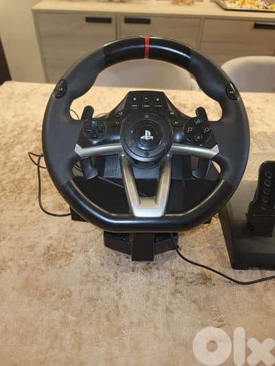 PS4 wheel to play on