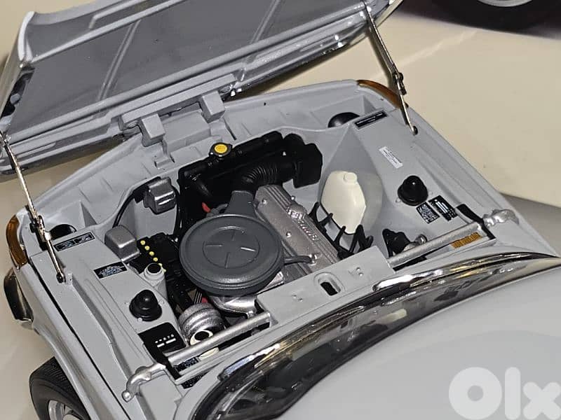 1:18 Autoart BMW 1600-2 4