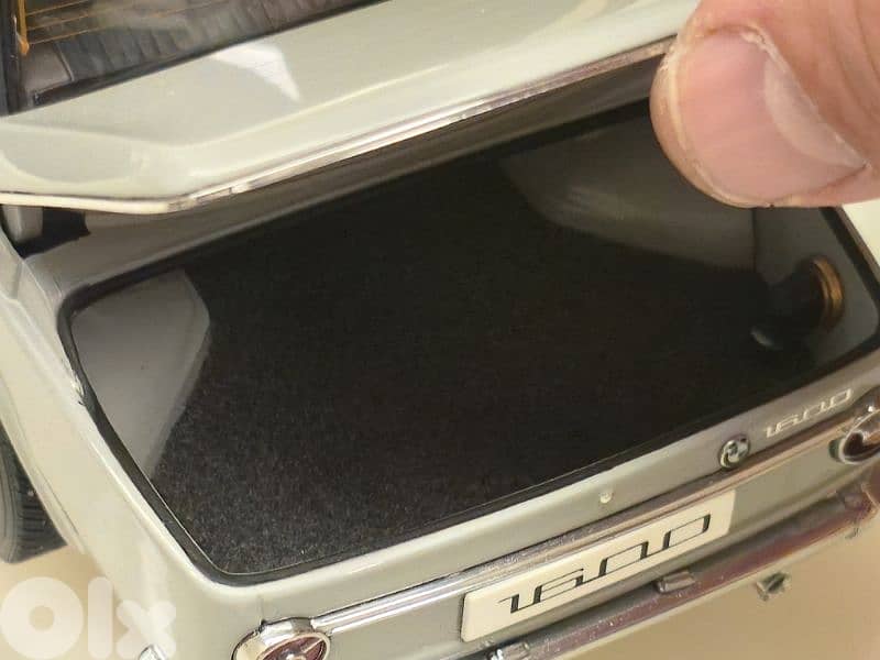 1:18 Autoart BMW 1600-2 7