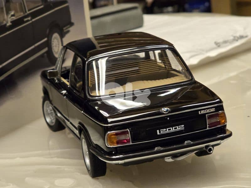 1:18 Autoart BMW L2002 Tii 3