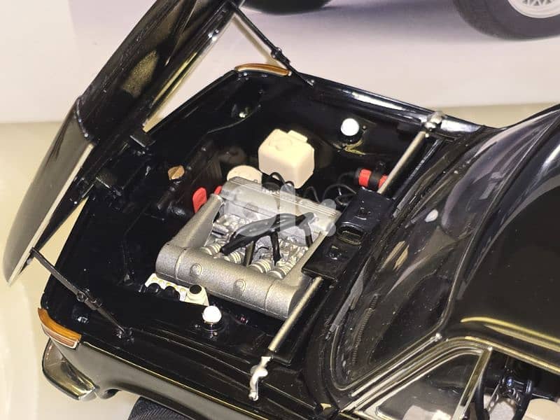 1:18 Autoart BMW L2002 Tii 6