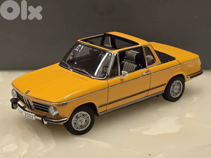 1:18 Dealer Edition BMW 2002 Cabrio 1