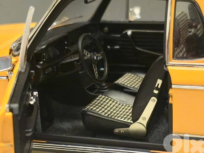 1:18 Dealer Edition BMW 2002 Cabrio 3