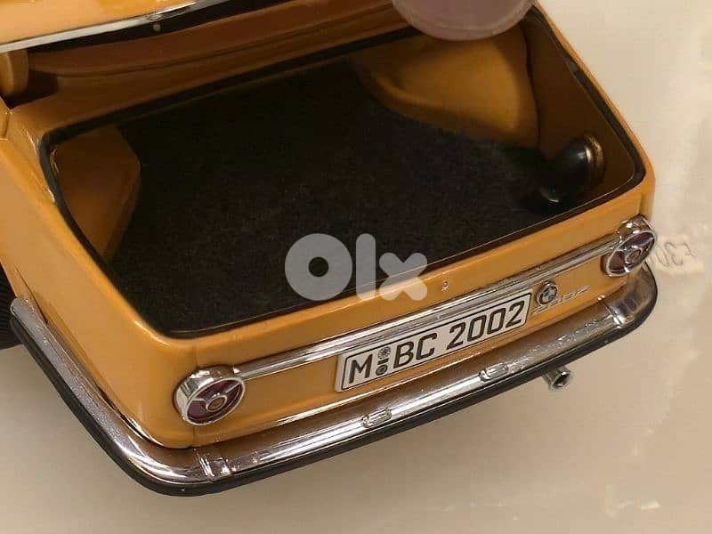 1:18 Dealer Edition BMW 2002 Cabrio 6