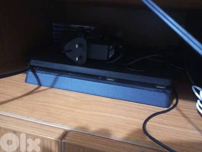 ps4 slim used like new