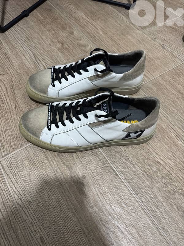 Sneaked leather shoes size 43 1