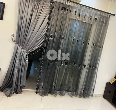 صالون للبيع